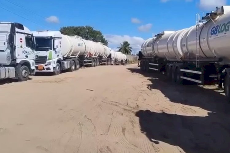 Após megaoperação, carretas de combustível vinculadas ao PCC são deixadas em Camaçari (BA)