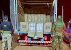 Carga com quase 100 mil maços de cigarros contrabandeados é apreendida na BR-364; duas pessoas são presas