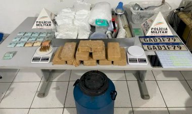 PM desarticula centro de distribuição de drogas em Chupinguaia e prende três suspeitos