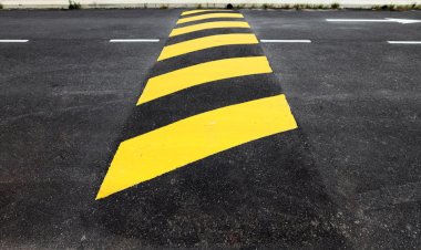 Falta de sinalização em lombada provoca acidente grave com motociclista em Vilhena