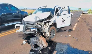 Colisão entre camionete e motocicleta mata jovem e deixa marido em estado grave em Corumbiara