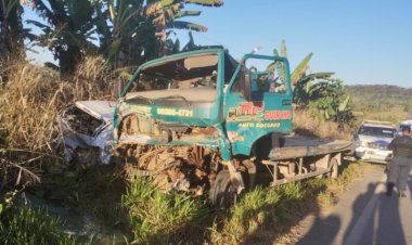 Engavetamento com cinco veículos deixa motorista ferido na zona rural de Jaru, sentido Theobroma