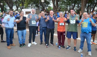 Corrida marca os 42 anos de Cerejeiras com presença de Ezequiel Neiva e lideranças políticas