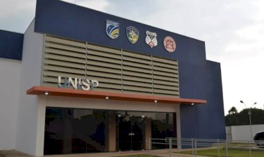 Adolescente é apreendido após atear fogo em fachada de empresa no centro de Vilhena