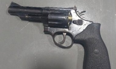 Mulher é mantida em cárcere por facção em Cerejeiras; Polícia apreende armas e dinheiro