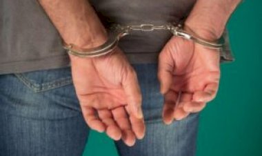 Homem é preso por ameaçar esposa por ciúmes em posto de combustível em Vilhena