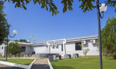 CEREJEIRAS: Vereador cobra transparência do prefeito e cita insatisfação de deputado federal