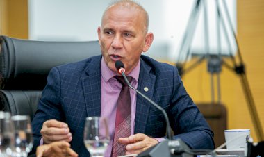 Defesa de Ezequiel Neiva esclarece que deputado não está inelegível e detalha situação judicial