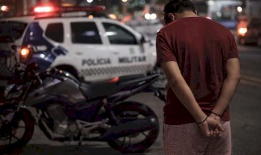 Motociclista foge de abordagem, causa colisão e acaba preso em Vilhena