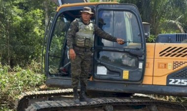 Operação ambiental apreende escavadeira e embarga área por desmatamento irregular em São Miguel do Guaporé