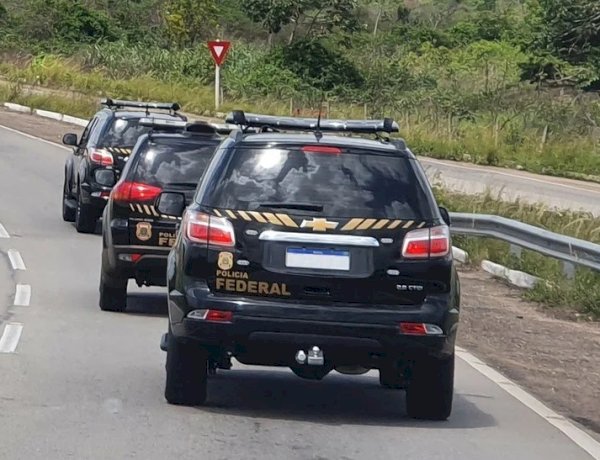 Operação contra garimpo ilegal resulta em prisão e apreensão de máquina em Colorado do Oeste