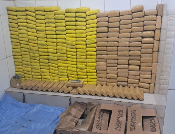 Operação da PM resulta na apreensão de 328 quilos de drogas e prisão de casal em Cacoal