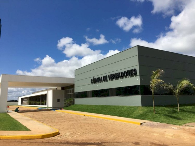 Vereadores de Vilhena aprovam auxílio-alimentação de R$ 1,4 mil para si próprios em votação sem debates