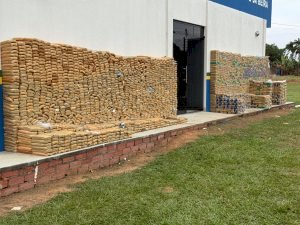 Megaoperação apreende quatro toneladas de skunk em Costa Marques; droga seria enviada a São Paulo