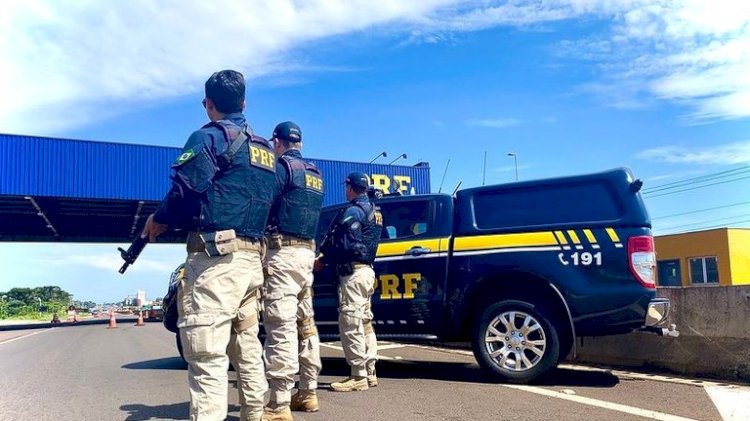 PRF presta socorro a homem em situação de vulnerabilidade na BR-364, em Cacaulândia