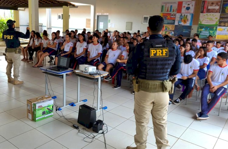 PRF promove palestras sobre segurança no transporte escolar em Vilhena e outros municípios de RO