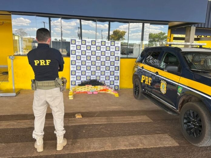 PRF apreende mais de 74 kg de drogas e prende caminhoneiro em flagrante em Pimenta Bueno (RO)