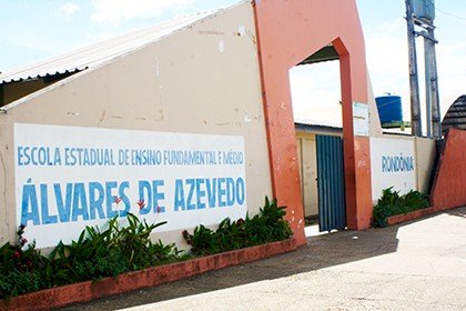 Adolescentes são apreendidos por vandalismo e furto em escola de Vilhena
