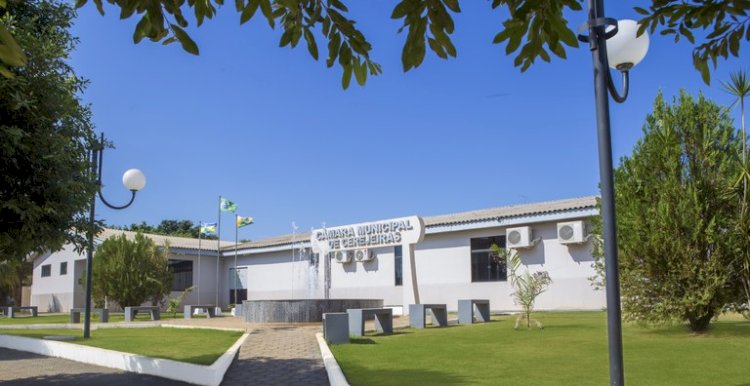 CEREJEIRAS: Vereador cobra transparência do prefeito e cita insatisfação de deputado federal