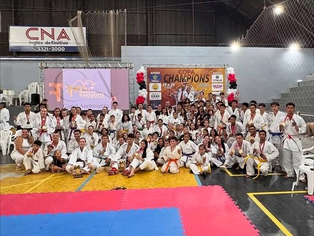 Equipe Pequeno Dragão conquista título geral da 1ª Copa Champions e chega ao 14º título estadual consecutivo da FEKIR