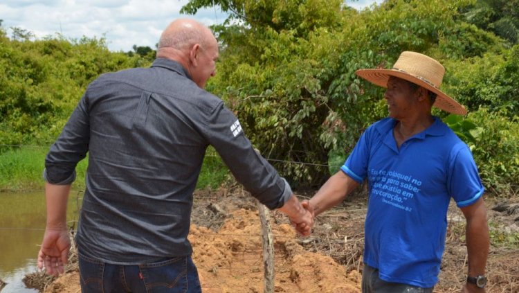 Ezequiel Neiva leva melhorias à zona rural de Alto Alegre dos Parecis com instalação de tubos PEAD