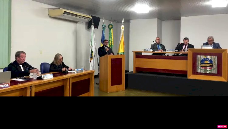 Vereador critica uso de máquina pública de Cerejeiras em outro município e cobra explicações
