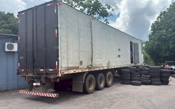 Polícia Federal flagra 110 kg de drogas escondidas em caminhão na BR-364, em Rondônia