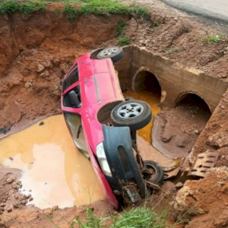 Morador de Cerejeiras perde controle de carro e capota em valeta às margens da BR-174, em Vilhena