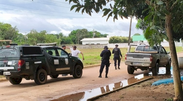 Caminhonete furtada em Cerejeiras é recuperada pela PM horas após o crime, próximo à fronteira com a Bolívia