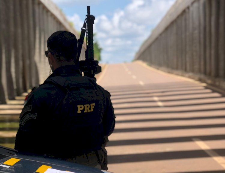 PRF prende homem com mandado por homicídio durante abordagem em Rondônia