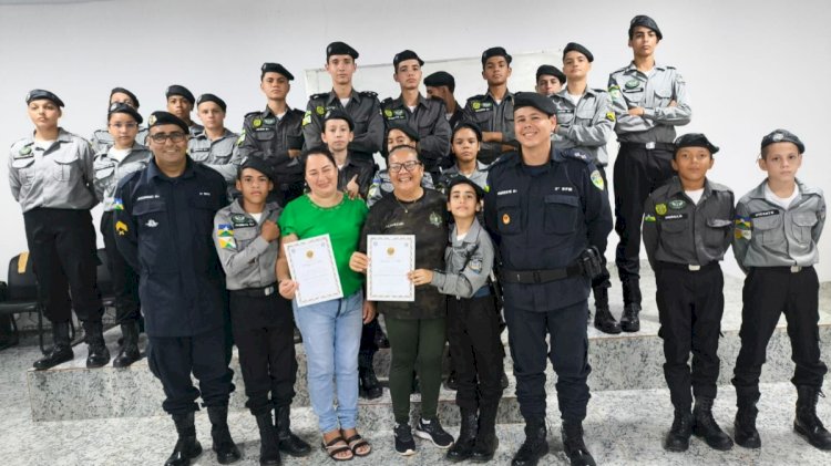 Polícia Militar Mirim de Cerejeiras homenageia parceiras com Diploma “Amigo da Polícia Militar”