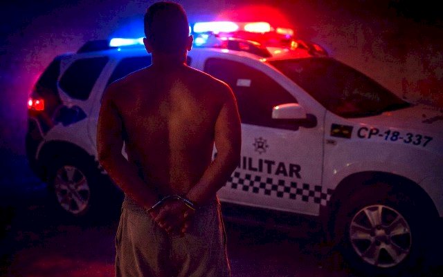 Homem é preso após arrombar supermercado e furtar produtos durante a madrugada em Vilhena