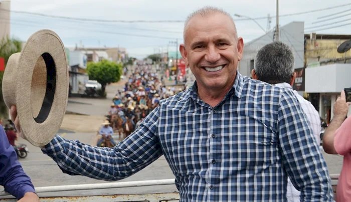 Cavalgada abre a 38ª Expocol e reúne multidão em celebração das tradições do Cone Sul
