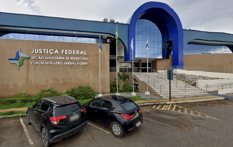 Justiça proíbe dentista de realizar cirurgias estéticas após denúncias de lesões em pacientes