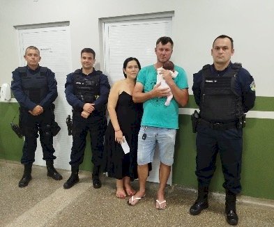 Policiais militares agem com rapidez e salvam recém-nascida engasgada em Espigão do Oeste