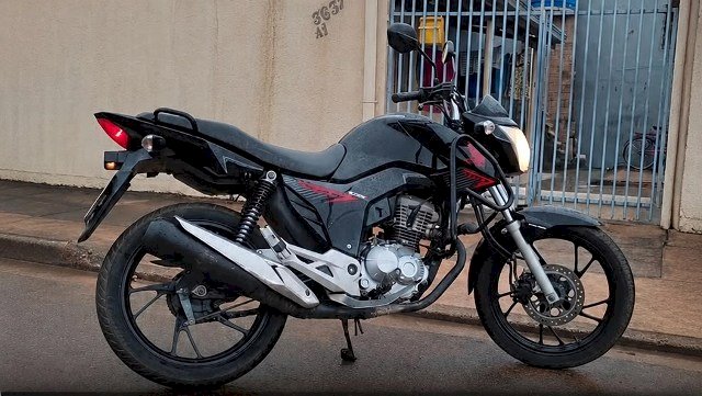 Motocicleta Honda CG Titan é furtada em frente ao SESC LER e proprietário pede ajuda para localizá-la