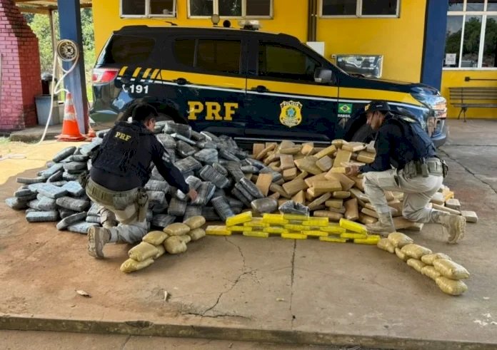 Fundo falso em caminhão escondia mais de 1 tonelada de drogas apreendida pela PRF em Porto Velho