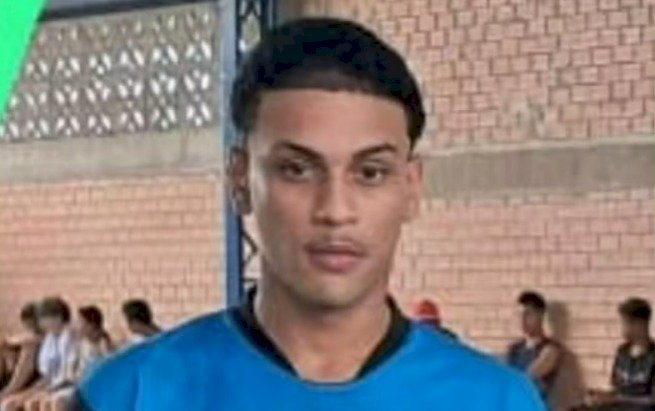 Jovem de 21 anos é assassinado a tiros dentro de casa na frente da mãe em Candeias do Jamari